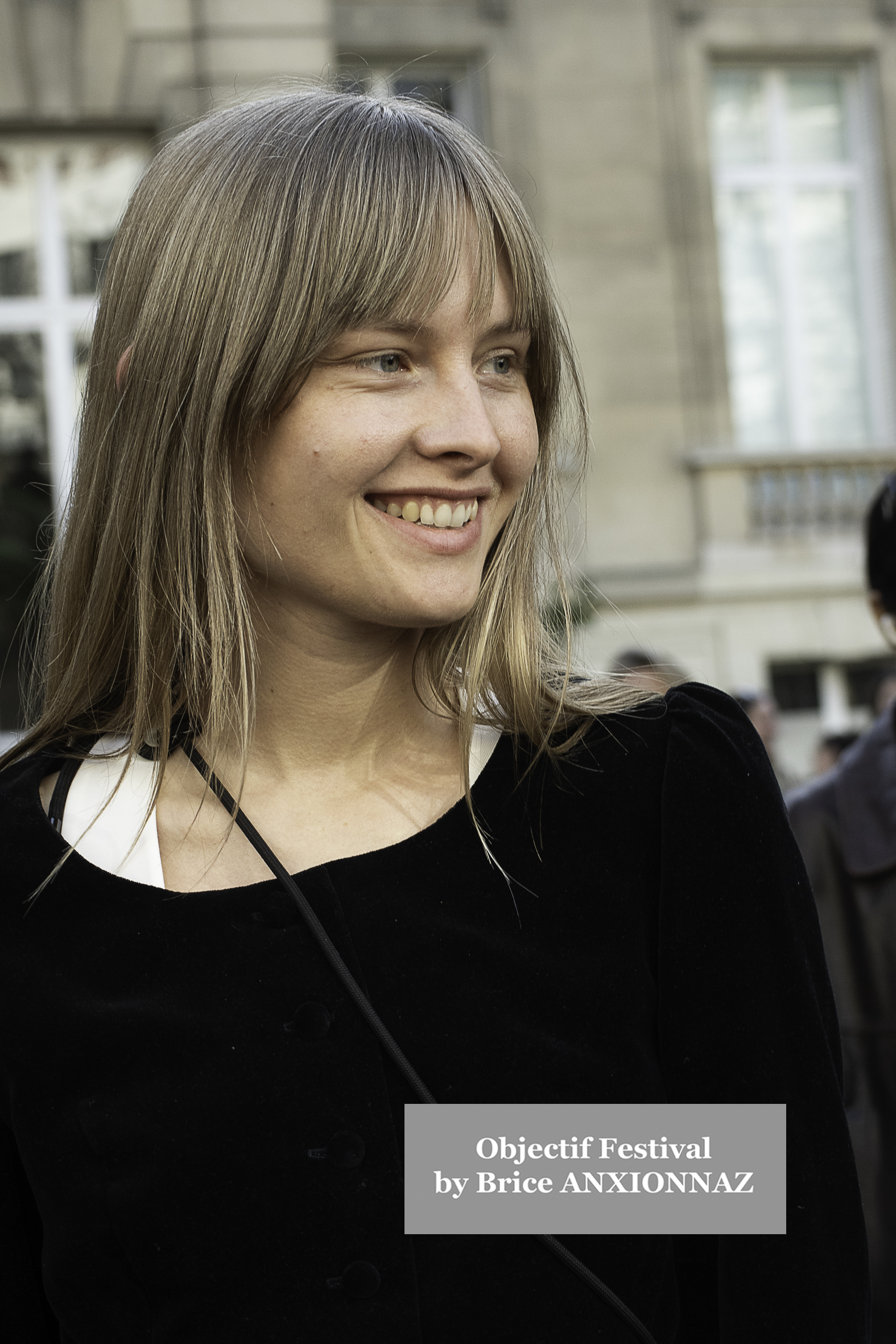 Photo streetstyle de Leonie Hanne - Streetstyle photos of guest arrivals at the Nina Ricci show lors du défilé Nina Ricci Spring 2025 à Streetstyle-photos-of-guest-arrivals-at-the-Nina-Ricci-show, Paris Fashion Week le 7 March 2025 par Brice ANXIONNAZ (Objectif Festival)